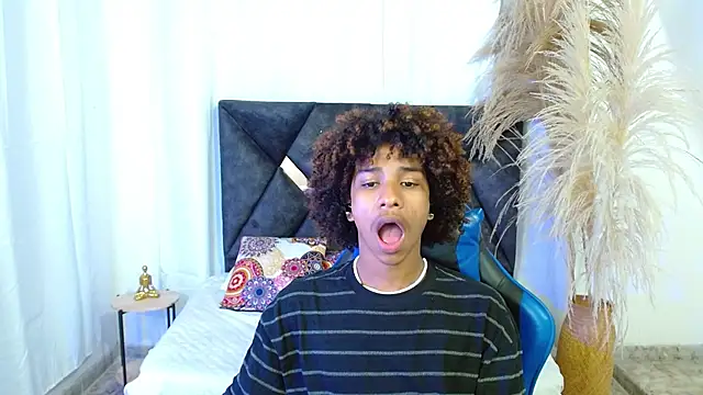 angelll18  online show from February 2026 08:55:02 PM