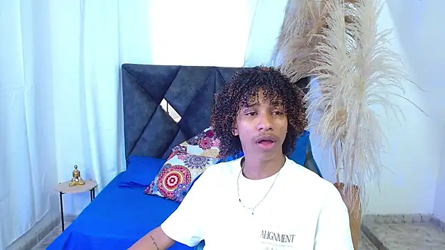 angelll18  online show from March 2026 09:11:02 PM