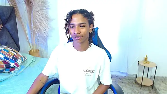 angelll18  online show from December 2025 08:56:02 PM