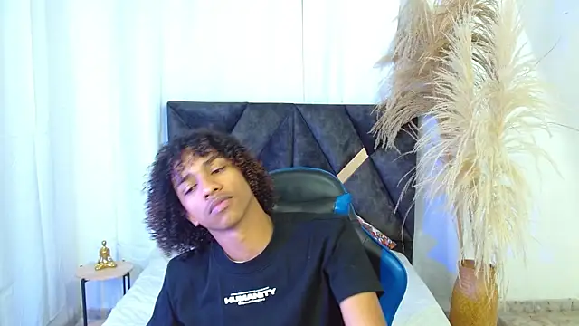 angelll18  online show from February 2026 08:53:02 PM