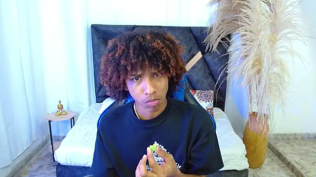 angelll18  online show from February 2026 09:23:01 PM