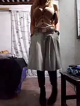 Esterlindez online show from March 2026 11:27:01 PM