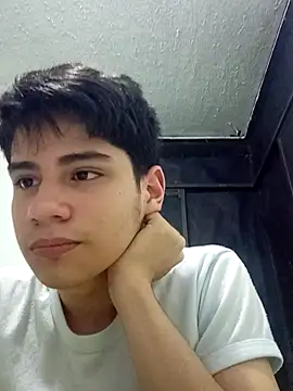 Snapshot of Sink198 chatting on December 2025 04:17:01 AM Sink198 online show from December 2025 04:17:01 AM