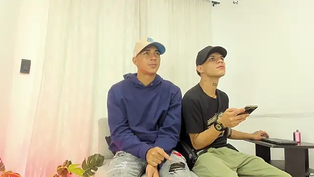 Snapshot of kings_of_heavens_ chatting on December 2025 01:44:01 AM kings of heavens online show from December 2025 01:44:01 AM