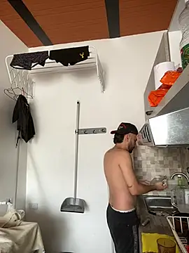 jamess 0 online show from April 2026 05:48:02 PM