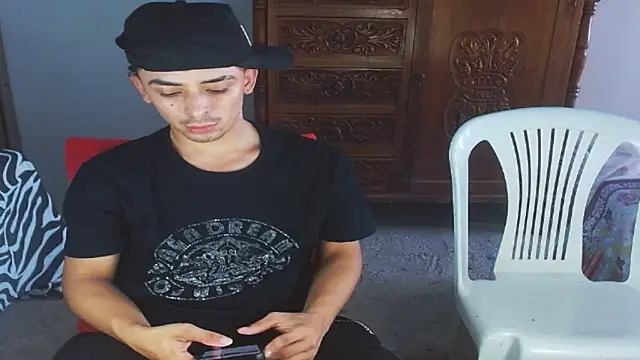 jamess 0 online show from February 2026 04:07:01 PM