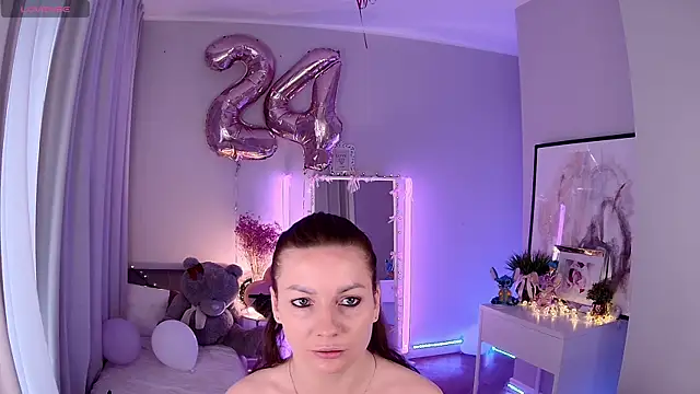 Snapshot of Ann_Me chatting on December 2025 07:14:02 AM Ann Me online show from December 2025 07:14:02 AM