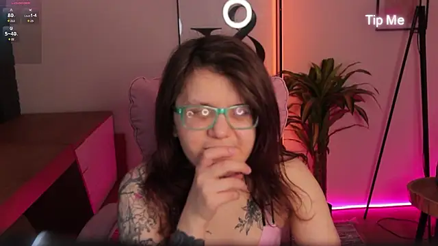 Ariell Mini online show from March 2026 12:47:01 PM