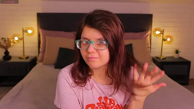 Ariell Mini online show from April 2026 12:20:01 PM