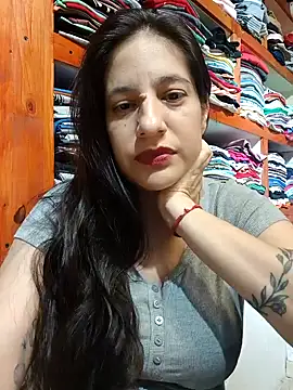 Snapshot of julietaloovee chatting on February 2026 09:32:01 PM julietaloovee online show from February 2026 09:32:01 PM