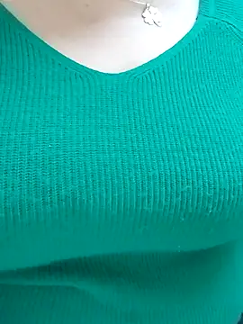 Snapshot of Karamel_6 chatting on December 2025 06:19:02 AM Karamel 6 online show from December 2025 06:19:02 AM