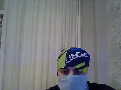 Snapshot of Zeusherkul chatting on December 2025 08:36:02 PM Zeusherkul online show from December 2025 08:36:02 PM