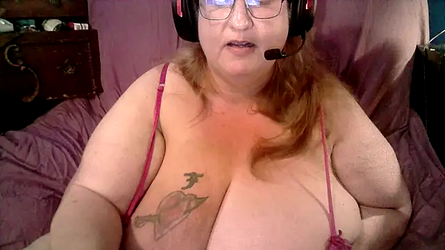 Snapshot of jade-belle chatting on December 2025 07:43:01 AM jade-belle online show from December 2025 07:43:01 AM