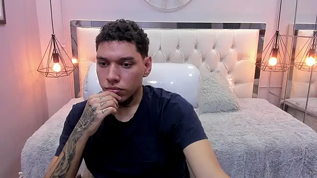 Snapshot of drake_miller7 chatting on December 2025 03:57:01 AM drake miller7 online show from December 2025 03:57:01 AM