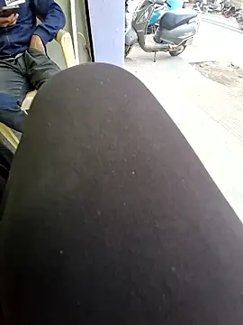 suhxil79 online show from January 2026 12:19:02 PM