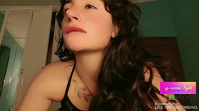 Snapshot of DeaAthena chatting on June 2026 08:41:01 PM DeaAthena online show from June 2026 08:41:01 PM