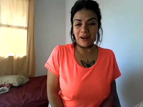 Snapshot of luluclark69 chatting on April 2026 03:02:01 PM luluclark69 online show from April 2026 03:02:01 PM