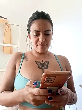 luluclark69 online show from February 2026 03:00:02 PM