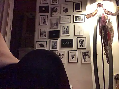 Snapshot of DREAM-COUPLE34 chatting on December 2025 02:18:02 AM DREAM-COUPLE34 online show from December 2025 02:18:02 AM