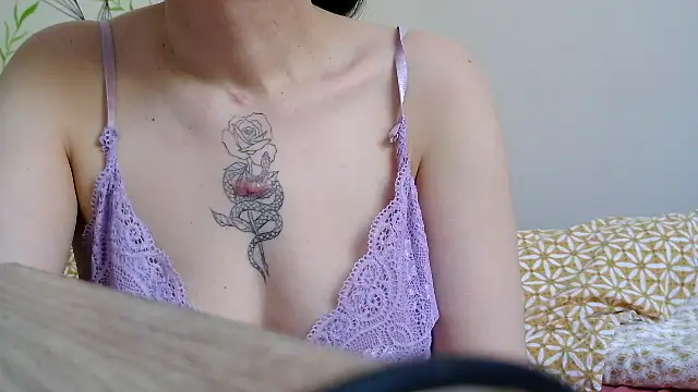 Snapshot of anngelle chatting on May 2026 10:58:01 AM anngelle online show from May 2026 10:58:01 AM