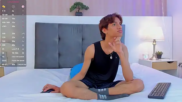 Snapshot of Will_Turneer chatting on December 2025 09:04:02 AM Will Turneer online show from December 2025 09:04:02 AM