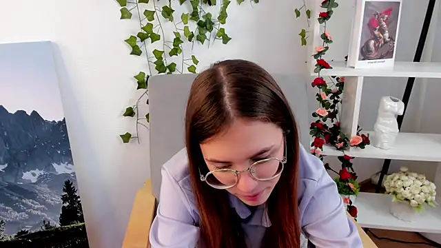 HalleyKeer online show from December 2025 05:55:02 AM