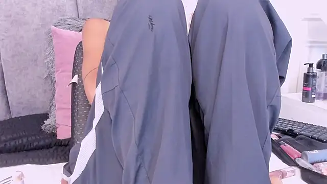 Scarlett Sk online show from April 2026 08:27:01 PM