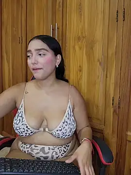 Snapshot of Mia_em chatting on June 2026 12:32:02 AM Mia em online show from June 2026 12:32:02 AM