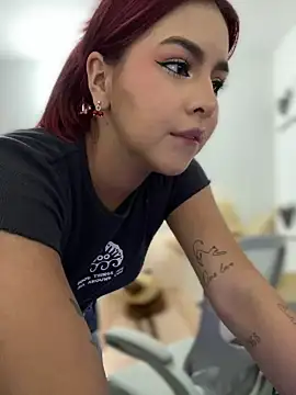 Zarahs Blare1 online show from January 2026 11:20:01 PM