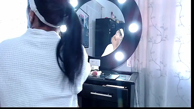 Naomy Mature online show from March 2026 12:09:02 PM