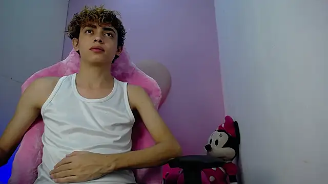 Snapshot of Franyerr_ chatting on December 2025 08:47:01 PM Franyerr online show from December 2025 08:47:01 PM