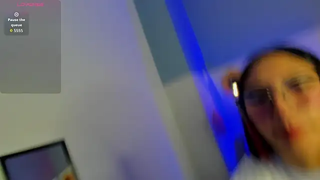 Hiyori Bloom  online show from January 2026 05:35:02 AM