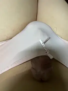 zzzzx989 online show from April 2026 01:37:01 PM