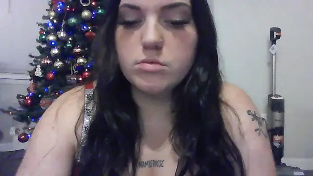 Snapshot of ButteredBuns04 chatting on December 2025 10:59:01 PM ButteredBuns04 online show from December 2025 10:59:01 PM