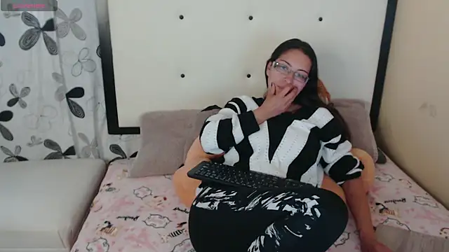 Snapshot of 1sasha_grey__1 chatting on June 2026 10:15:01 PM 1sasha grey 1 online show from June 2026 10:15:01 PM