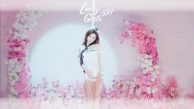 Luckygirls-339 online show from May 2026 11:04:01 PM