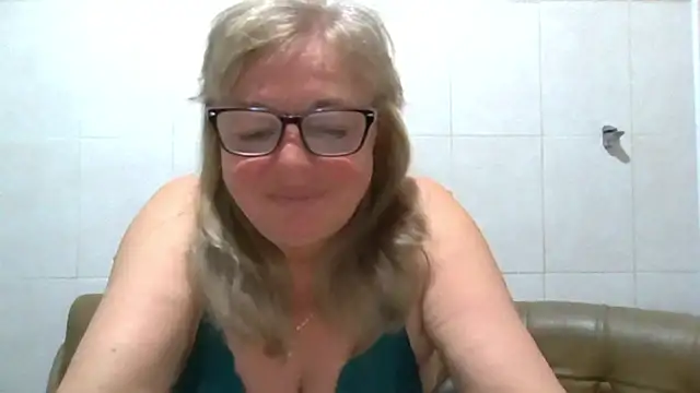 LinaLight88 online show from April 2026 06:56:02 PM