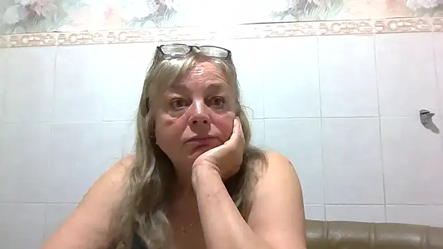 LinaLight88 online show from April 2026 07:58:02 PM