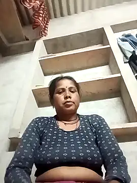 Shreya pandit online show from April 2026 11:34:02 PM