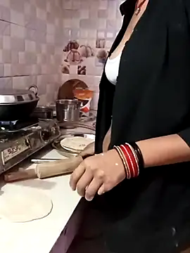 Pooja Love143 online show from March 2026 06:17:01 AM