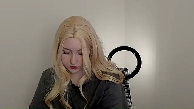 Stella MoonLight online show from December 2025 04:32:02 PM