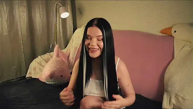 Snapshot of PinkSharky chatting on December 2025 04:24:02 PM PinkSharky online show from December 2025 04:24:02 PM