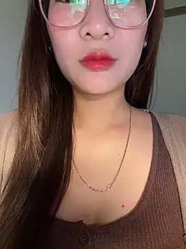 Snapshot of -Lena- chatting on December 2025 05:17:02 PM -Lena- online show from December 2025 05:17:02 PM