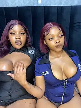 Snapshot of THICKBARBIE32 chatting on July 2026 01:16:01 AM THICKBARBIE32 online show from July 2026 01:16:01 AM
