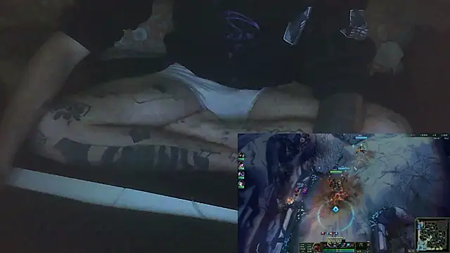 Snapshot of atreus69big chatting on December 2025 07:52:02 PM atreus69big online show from December 2025 07:52:02 PM