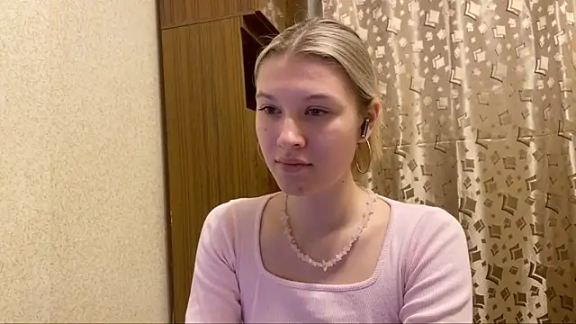 SkyeDavis online show from December 2025 08:13:01 PM