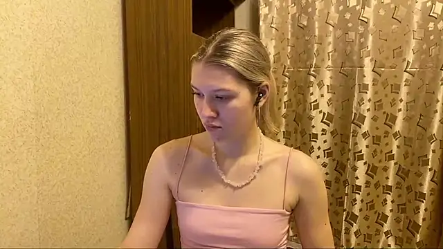 SkyeDavis online show from December 2025 07:16:02 PM