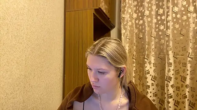 SkyeDavis online show from December 2025 07:07:02 PM