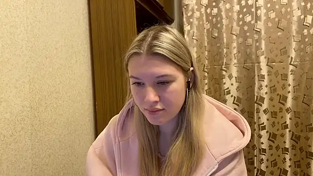 SkyeDavis online show from December 2025 07:19:02 PM