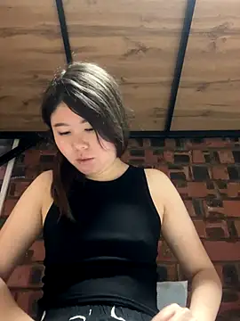 Snapshot of Sarah2127 chatting on December 2025 11:05:02 AM Sarah2127 online show from December 2025 11:05:02 AM